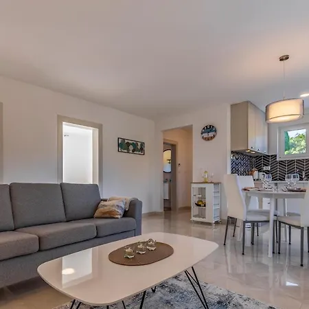 Leon Apartman Medulin