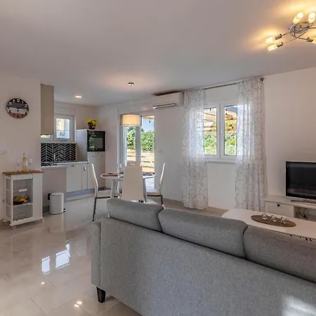Leon Apartment